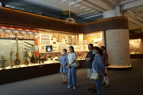 机关党委教务部党支部开展“铸牢中华民族共同体意识”实践教育活动